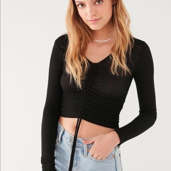 Black cinched v neck long sleeve top - Picture 6 of 6